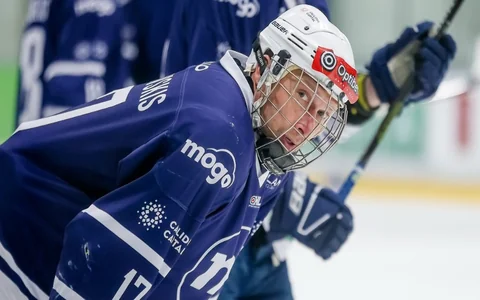 Želubovskis gāž Latvijas hokeja rekordu, sezona noslēdzas ar ierasto ainu galvgalī