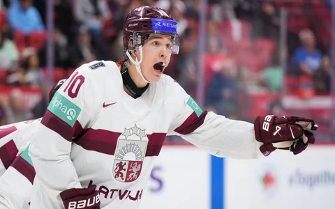 Aizsargs Cjunskis pēc divām sezonām Kanādas junioros paraksta līgumu Šveices augstākajā līgā