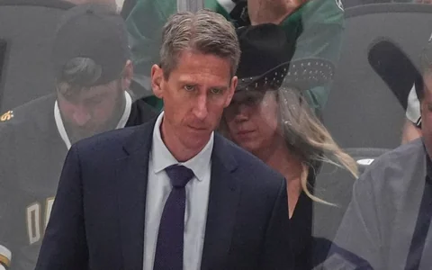 Pirmajā kārtā izkritusī Edmontonas "Oilers" atbrīvo galveno treneri