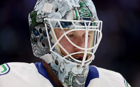 Bļugera pārstāvētās NHL pastarītes pamatvārtsargs šajā sezonā vairs nespēlēs