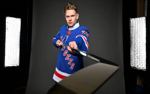 Šmits atstāj lielisku iespaidu "Rangers", NHL varētu debitēt jau šosezon