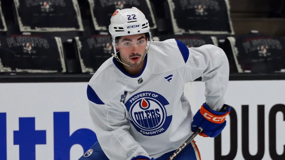 Ar Tralmaku līgumu parakstījusī "Oilers" gatavojas četru savainoto iztrūkumam nometnē