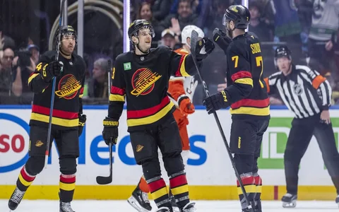 Bļugers rezultatīvs ceturtajā spēlē pēc kārtas, Merzļikina "Blue Jackets" svarīga uzvara