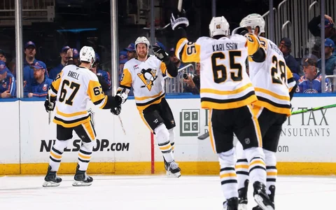 Šilova "Penguins" garantē vietu Stenlija kausā, Merzļikina "Blue Jackets" attālinās no "play-off"
