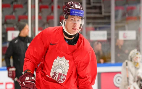 Mīnus pieci, plus NHL debitants – Latvijas izlase turpina gatavošanos pasaules čempionātam