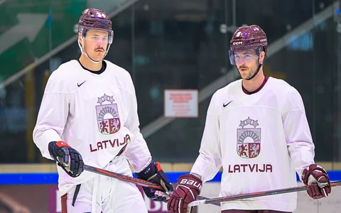 Foto: NHL vīri un hokejs izklaidei – Latvijas 3x3 izlase atrāda spēkus pirms unikāla turnīra Rīgā